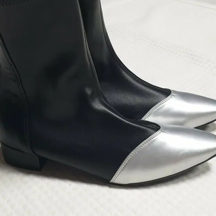 [BUNJANG] Black Silver Color Block Ankle Socks Boots (235) / 블랙 실버 톤 배색 앵클  삭스 부츠 235