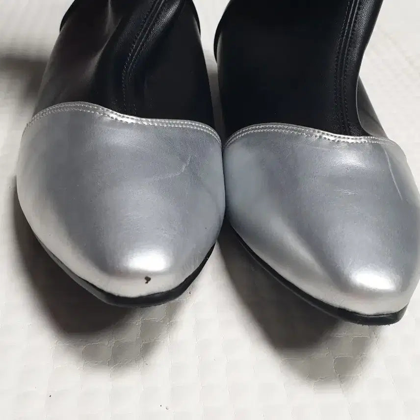 [BUNJANG] Black Silver Color Block Ankle Socks Boots (235) / 블랙 실버 톤 배색 앵클  삭스 부츠 235