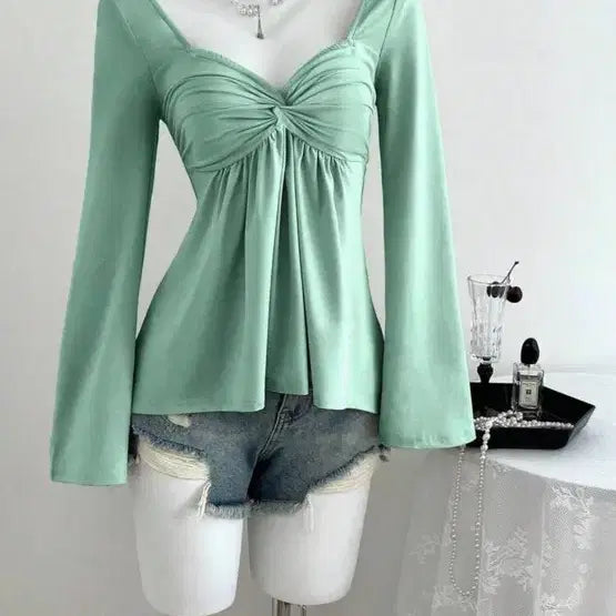 [BUNJANG] Mint Twist Heart Neck Long Sleeve Top / 민트 꼬임 하트넥 긴팔