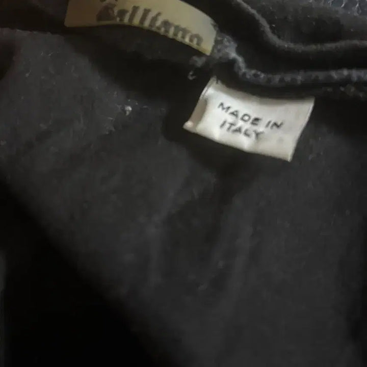 [BUNJANG] John Galliano Black V-Neck T-Shirt / 존 갈리아노 블랙 브이넥