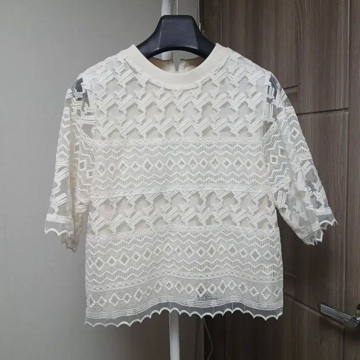 [BUNJANG] Hansom Langfang Ivory Lace Short Sleeve Blouse / 한섬랑방 아이보리 레이스 반팔 블라우스82