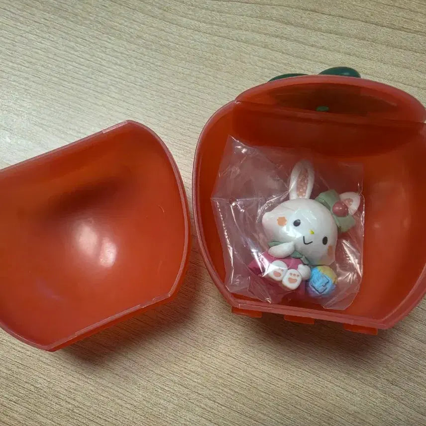 [BUNJANG] Sanrio Strawberry Friends Gacha Figure / [판매] 산리오 딸기 프렌즈 피규어 가챠
