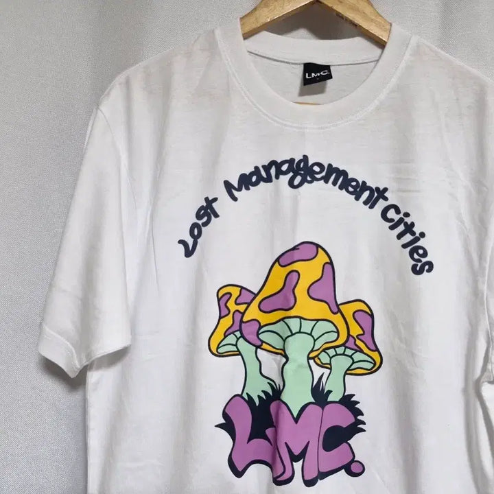 [BUNJANG] LMC Mushroom Short Sleeve T-Shirt White / LMC 버섯 반팔 티셔츠 화이트