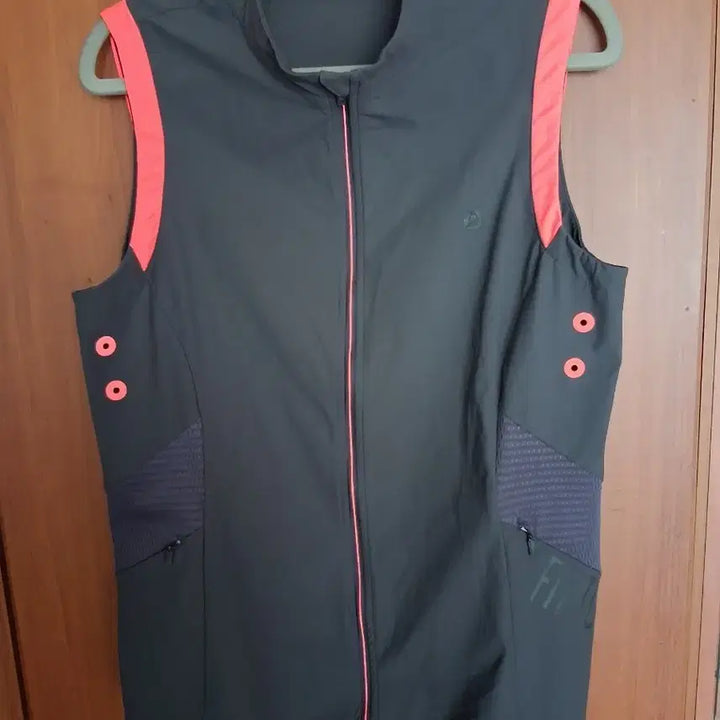 [BUNJANG] HEAD Vest Charcoal (Size 105) / 헤드 조끼 베스트 (105)