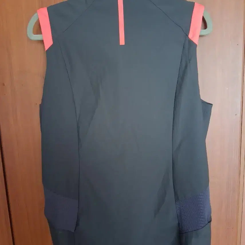 [BUNJANG] HEAD Vest Charcoal (Size 105) / 헤드 조끼 베스트 (105)