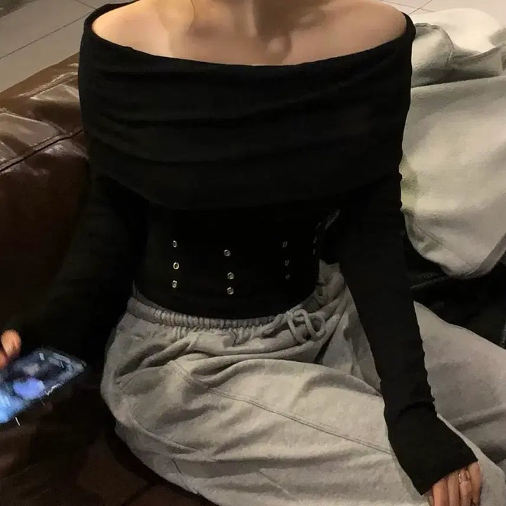 [BUNJANG] Black Punching Off-Shoulder Top / 블랙 펀칭 오프숄더 상의