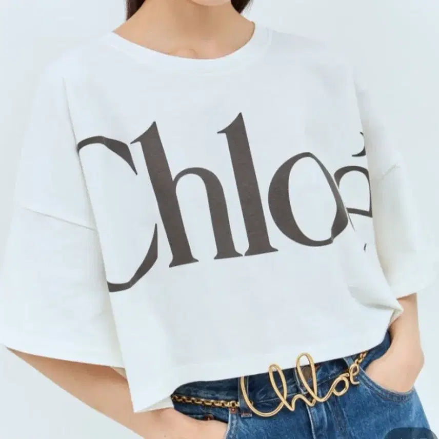 [BUNJANG] Chloe White Logo Short Sleeve Cropped T-Shirt / 끌로에 티셔츠