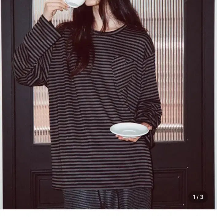 [BUNJANG] Yansisi Heart Patch Stripe Long Sleeve Charcoal / 얀시시 하트 패치 스트라이프 롱슬리브 차콜