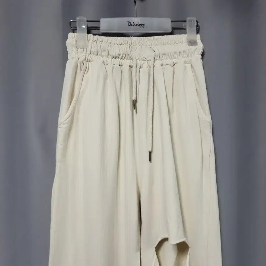 [BUNJANG] Ivory Cut-out Cotton Training Pants / 아이보리 컷아웃 트레이닝 면바지