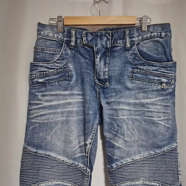 [BUNJANG] Casual Washed Denim Biker Jeans / 캐쥬얼한 워싱 데님 바이커 청바지
