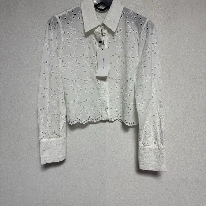 [BUNJANG] Zara Woman White Eyelet Punch Blouse / 자라 우먼 화이트 아일렛 펀칭 블라우스(55가능 가슴90정도)