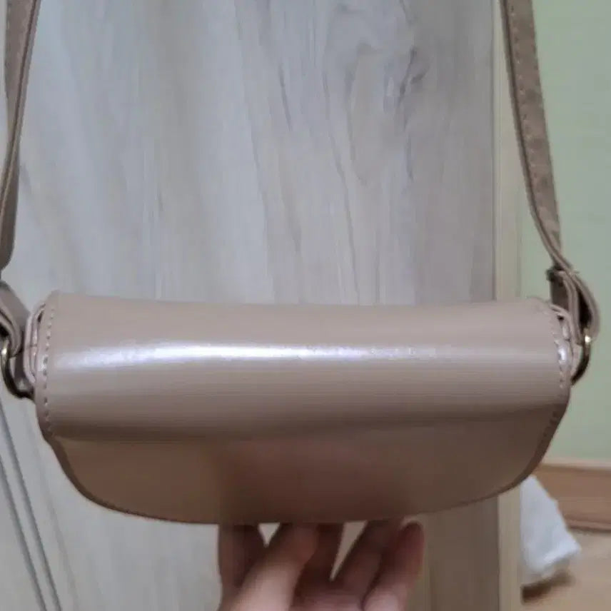 [BUNJANG] Square Crossbody Bag (Faux Leather) / 스퀘어 크로스백(인조가죽)