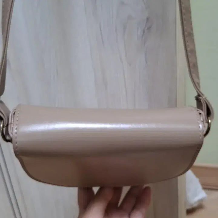 [BUNJANG] Square Crossbody Bag (Faux Leather) / 스퀘어 크로스백(인조가죽)