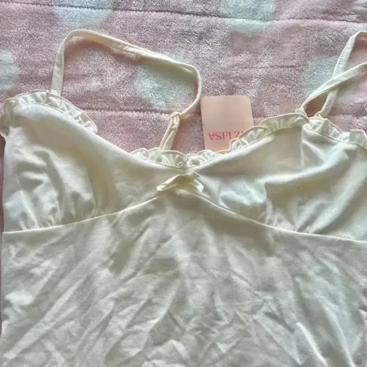 [BUNJANG] Lizlisa Lace Frill Ribbon Sleeveless Ivory Vintage / 리즈리사 레이스 프릴 리본 아이보리 빈티지 슬리브리스 나시