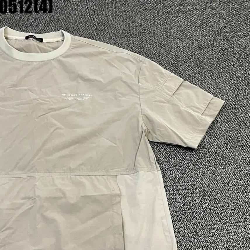 [BUNJANG] Beige Short-Sleeve T-Shirt with Pocket Design / 베이지 반팔 티셔츠 포켓 디자인 100 | 0512