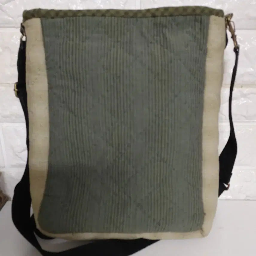 [BUNJANG] Handmade Quilted Crossbody Bag / 퀼트핸드메이드 크로스백