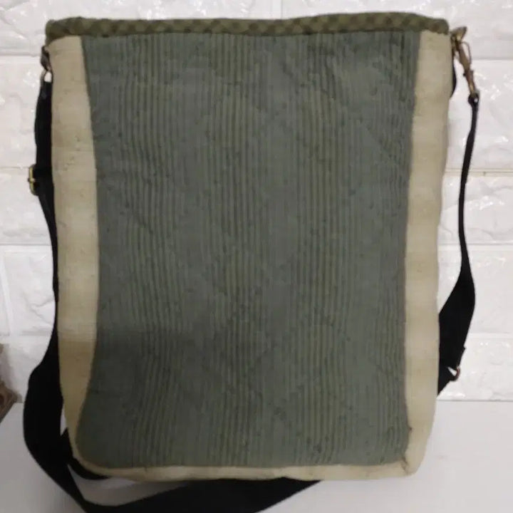 [BUNJANG] Handmade Quilted Crossbody Bag / 퀼트핸드메이드 크로스백