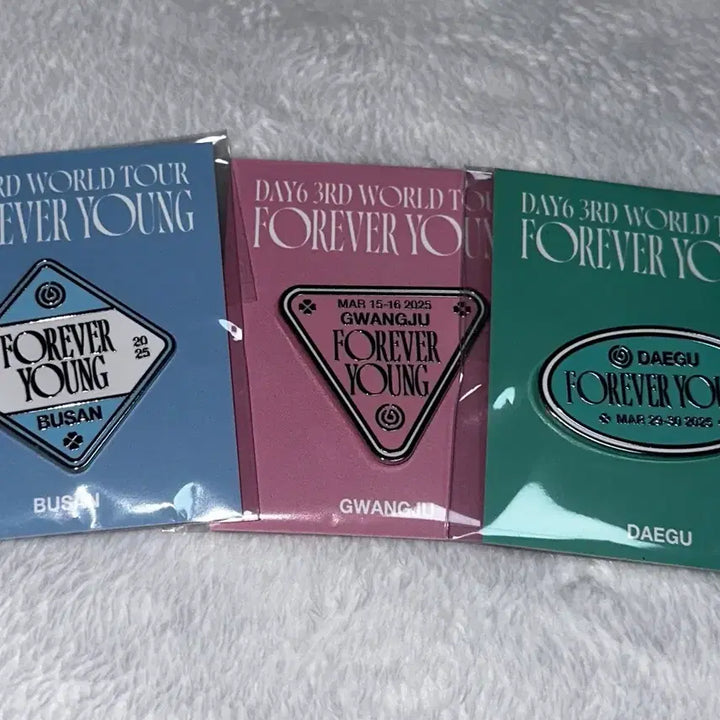 [BUNJANG] Day6 Forever Young National Tour Bundle Set Badge / 데이식스 포에버영 전국투어 뱃지 일괄
