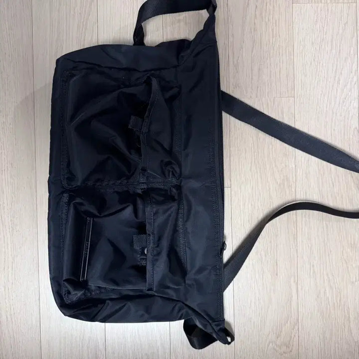 [BUNJANG] RAWROW Black Multi-Pocket Shoulder Bag / RAWROW 블랙 멀티 포켓 숄더백