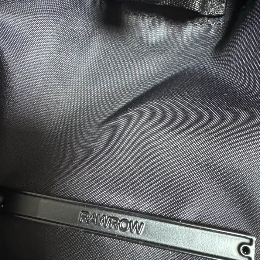 [BUNJANG] RAWROW Black Multi-Pocket Shoulder Bag / RAWROW 블랙 멀티 포켓 숄더백