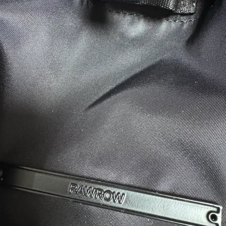[BUNJANG] RAWROW Black Multi-Pocket Shoulder Bag / RAWROW 블랙 멀티 포켓 숄더백