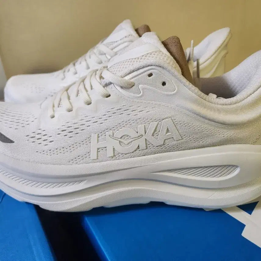 [BUNJANG] Hoka All White Sneakers Size 280 / 호카 올 화이트 운동화 280사이즈