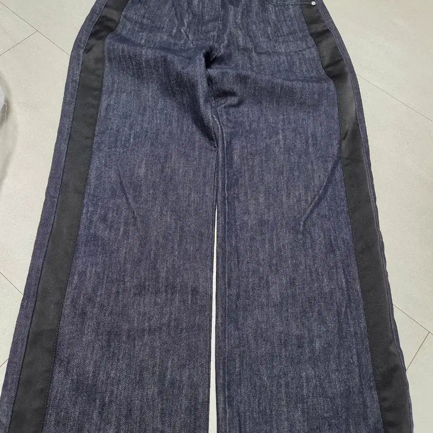 [BUNJANG] TIME Denim Wide Pants Summer 2025 / 25년썸머 TIME 타임 데님 와이드 팬츠. 새상급