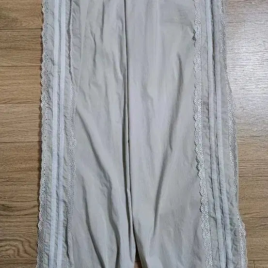 [BUNJANG] Three-Stripe Lace Track Pants / 삼선 레이스 트레이닝 바지