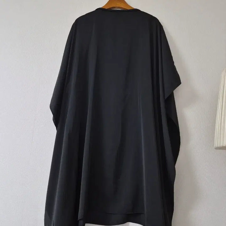 [BUNJANG] BCBG Black Short Sleeve Cowl Neck Blouse / [BCBG] 블랙 반팔 카울넥 블라우스