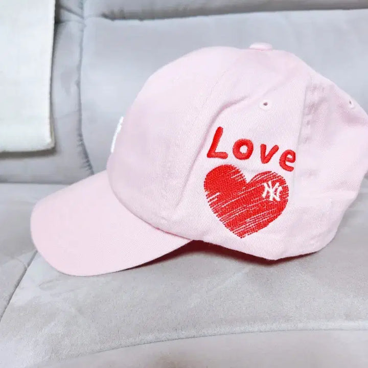 [BUNJANG] MLB Pink Heart Embroidered Ball Cap / MLB모자