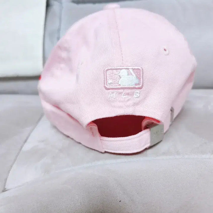 [BUNJANG] MLB Pink Heart Embroidered Ball Cap / MLB모자