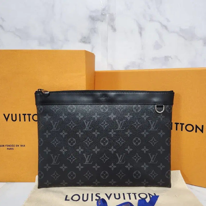 [BUNJANG] Louis Vuitton Pochette Monogram Eclipse Clutch Bag / 루이비통 포쉐트 모노그램 이클립스 정품 클러치