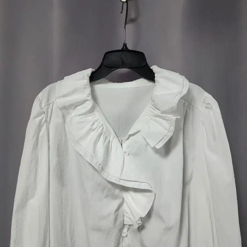[BUNJANG] White Frill Blouse / 화이트 프릴 블라우스