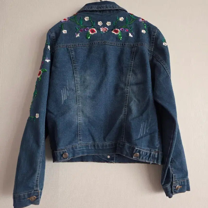 [BUNJANG] Flower Embroidered Denim Jacket / 플라워 자수 데님 청자켓
