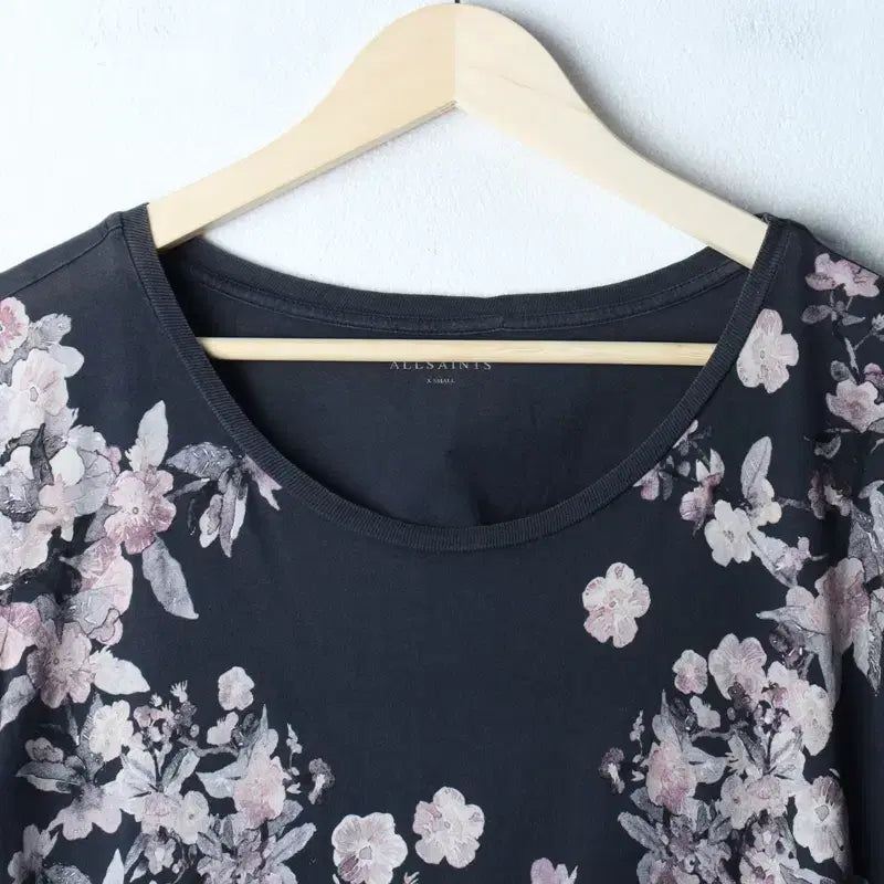 [BUNJANG] All Saints Flower Half Sleeve T-Shirt Charcoal Limited Edition / W(XS-M) 올세인츠 반팔 티셔츠 반소매 플라워 차콜 한정판-76CC