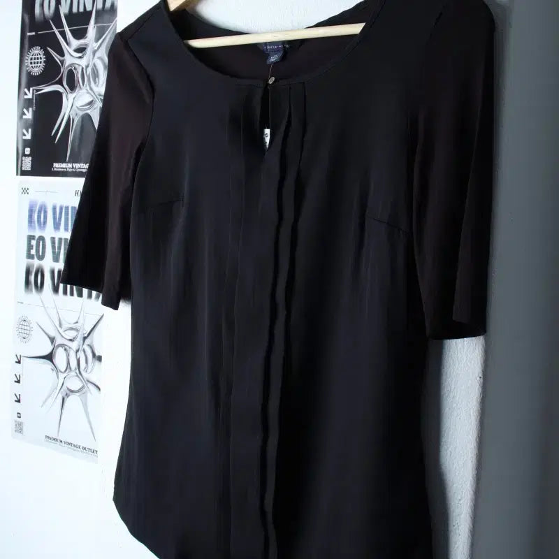 [BUNJANG] Tommy Hilfiger Short Sleeve T-Shirt - Black / W(XS-S) 타미힐피거 반팔 티셔츠 새상품 블라우스 블랙-76CE
