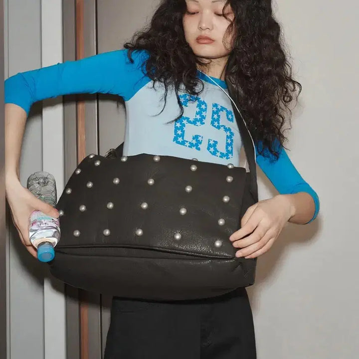 [BUNJANG] Please Project Freaky Stud Leather Messenger Bag Dark Brown / 플리즈프로젝트 프리키 스터드 레더 메신저백 다크브라운
