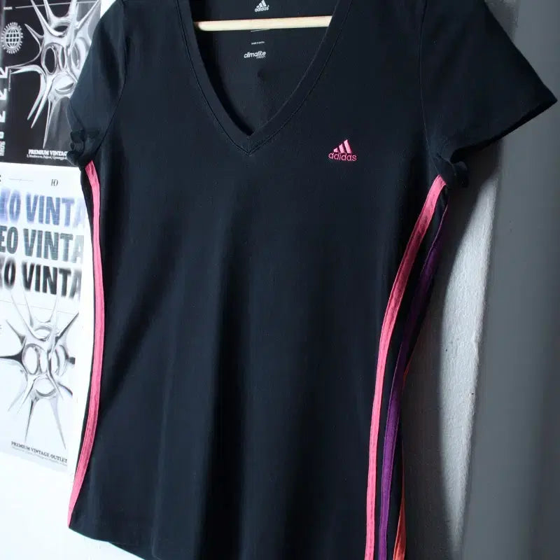 [BUNJANG] Adidas V-Neck T-Shirt Black Old Skool / W(XL) 아디다스 반팔 티셔츠 브이넥 삼선 블랙 올드스쿨-76D2