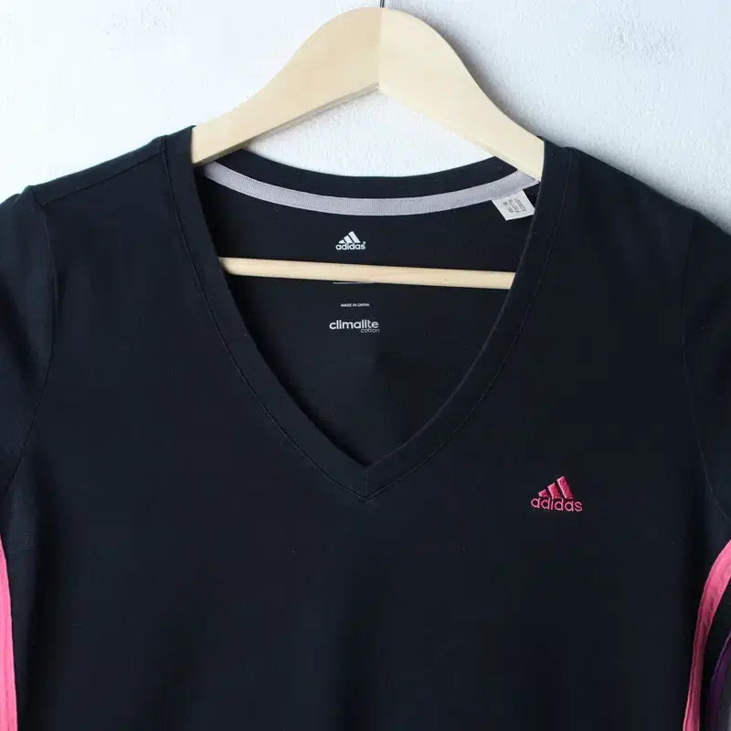 [BUNJANG] Adidas V-Neck T-Shirt Black Old Skool / W(XL) 아디다스 반팔 티셔츠 브이넥 삼선 블랙 올드스쿨-76D2
