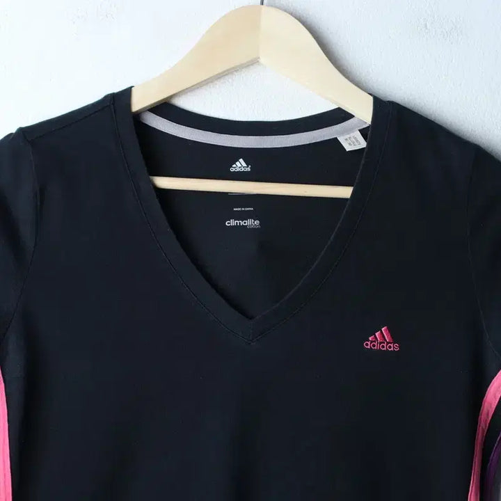 [BUNJANG] Adidas V-Neck T-Shirt Black Old Skool / W(XL) 아디다스 반팔 티셔츠 브이넥 삼선 블랙 올드스쿨-76D2