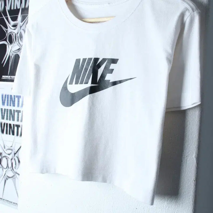 [BUNJANG] Nike Loose Fit Big Logo Cropped T-shirt White / W(S-M) 나이키 반팔 티셔츠 루즈핏 빅로고 크롭 화이트-76D4