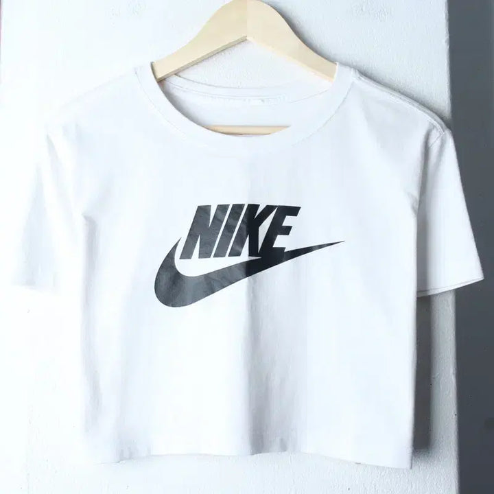 [BUNJANG] Nike Loose Fit Big Logo Cropped T-shirt White / W(S-M) 나이키 반팔 티셔츠 루즈핏 빅로고 크롭 화이트-76D4