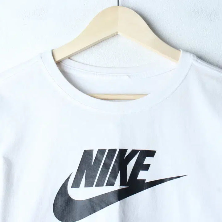 [BUNJANG] Nike Loose Fit Big Logo Cropped T-shirt White / W(S-M) 나이키 반팔 티셔츠 루즈핏 빅로고 크롭 화이트-76D4