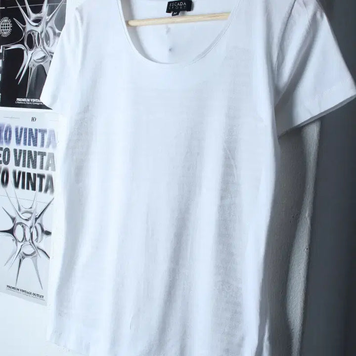 [BUNJANG] Escada Short Sleeve T-Shirt White Pattern Limited Edition / W(M-L) 에스까다 반팔 티셔츠 화이트 패턴 유니크 한정판-76D6