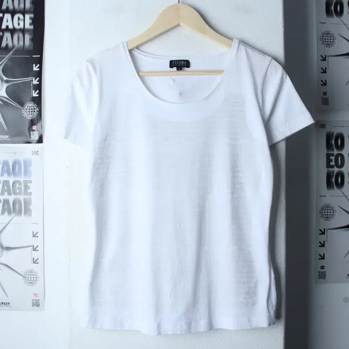 [BUNJANG] Escada Short Sleeve T-Shirt White Pattern Limited Edition / W(M-L) 에스까다 반팔 티셔츠 화이트 패턴 유니크 한정판-76D6