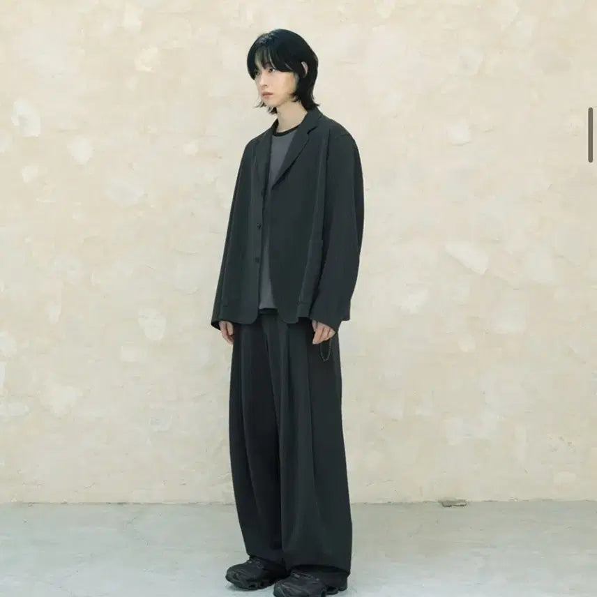 [SOLD OUT] 비긴202 언컨스트럭티드 자켓 [차콜 스트라이프]