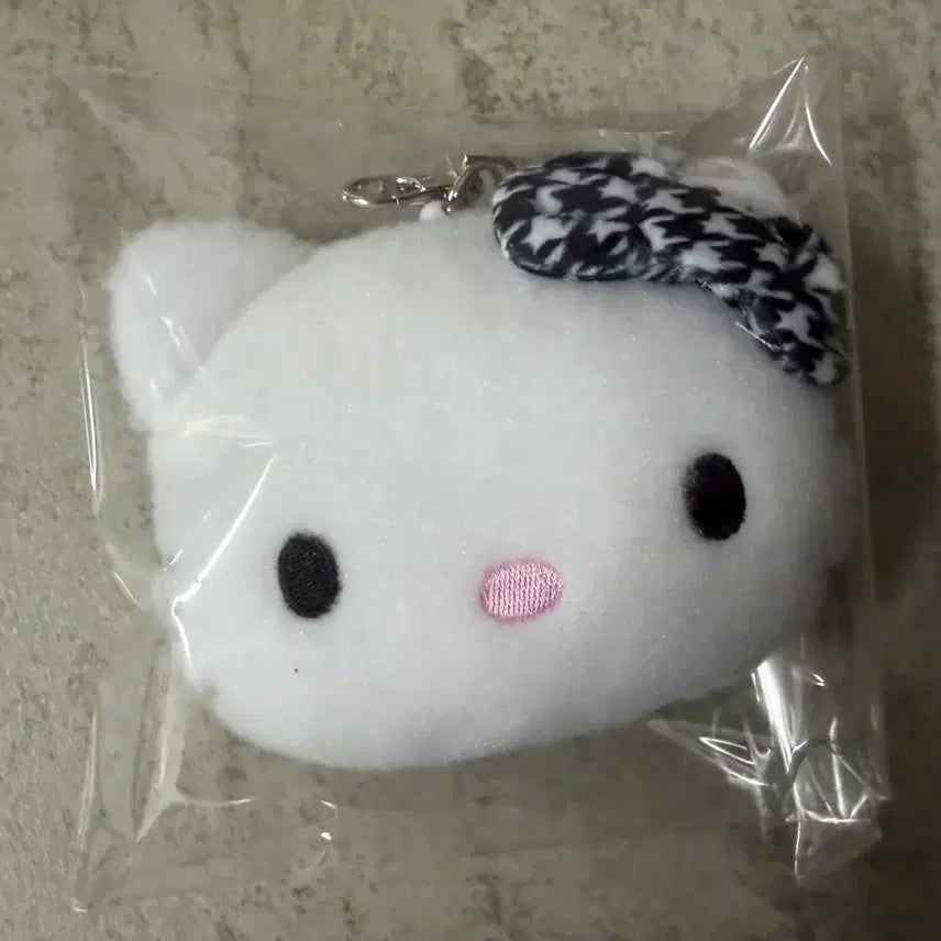 [BUNJANG] Sanrio White Kitty Reel Pass / 산리오 화이트 키티 릴패스
