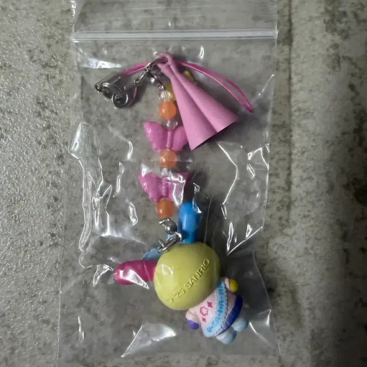 [BUNJANG] Sanrio Kirameki Gakuen Series Random Strap Usahana / 산리오 키라메키 학원 시리즈 랜덤 스트랩 우사하나