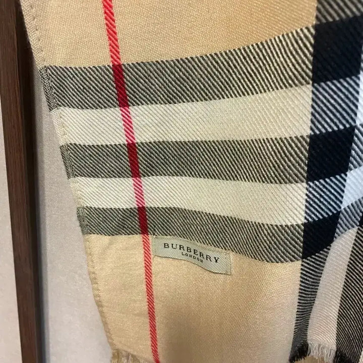 [BUNJANG] Burberry Classic Check Muffler Beige Oversized Shawl / 버버리 클래식 체크 머플러 Beige 빅숄