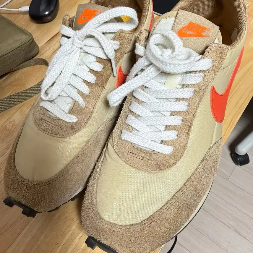 [BUNJANG] Nike Daybreak Beige Orange Sneakers / 나이키 데이브레이크 베이지 오렌지 275